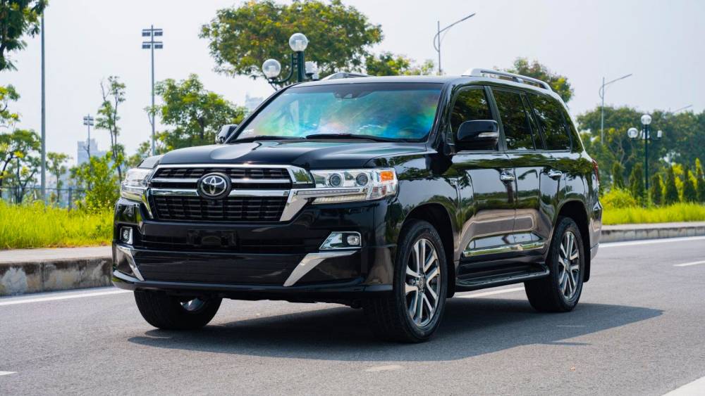 TOYOTA LAND CRUISER V8 ZIRHLI